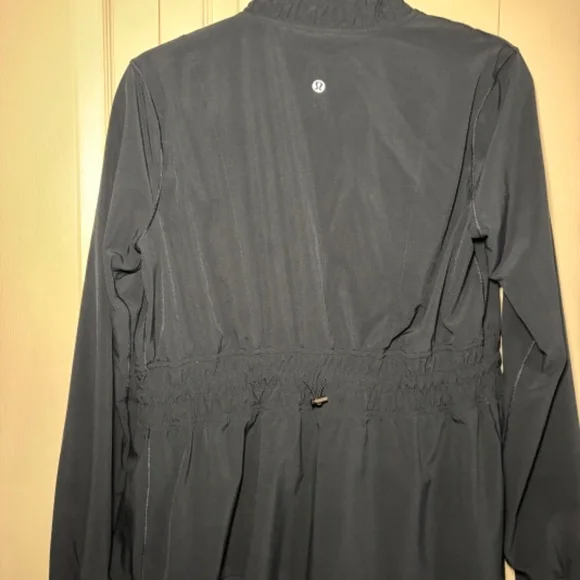 Lululemon Jacket - Picture 5 of 8